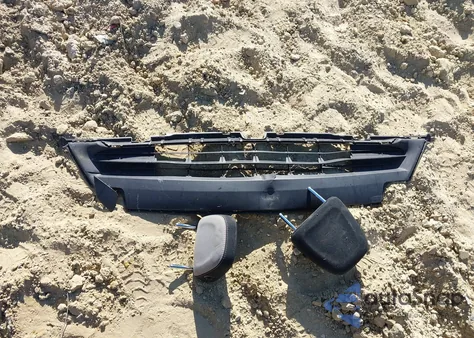 2017 Toyota Rav4 Xle z USA, uszkodzony, nr VIN 2T3WFREV9HW321141